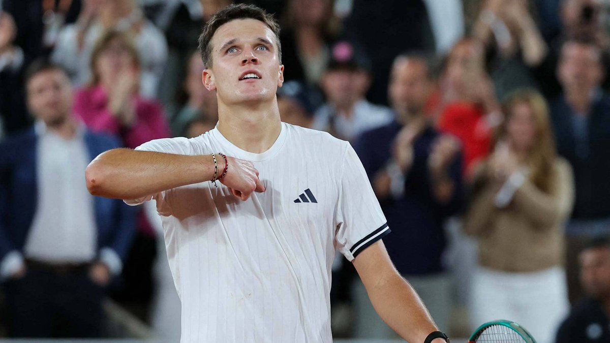 CabistanyLab's tweet photo. #RolandGarros

🇨🇿 Jakub Mensik +1.5 S1 2.15 1u
🇨🇿 Mensik vs Zverev 🇩🇪 o10.5 S1 3.25 1u
🇮🇹 Flavio Cobolli o5.5 quebras 1.66 2u
🇮🇹 Cobolli vs Arnaldi 🇮🇹 o38.5 1.95 1.25u https://t.co/FeAJvqaAht