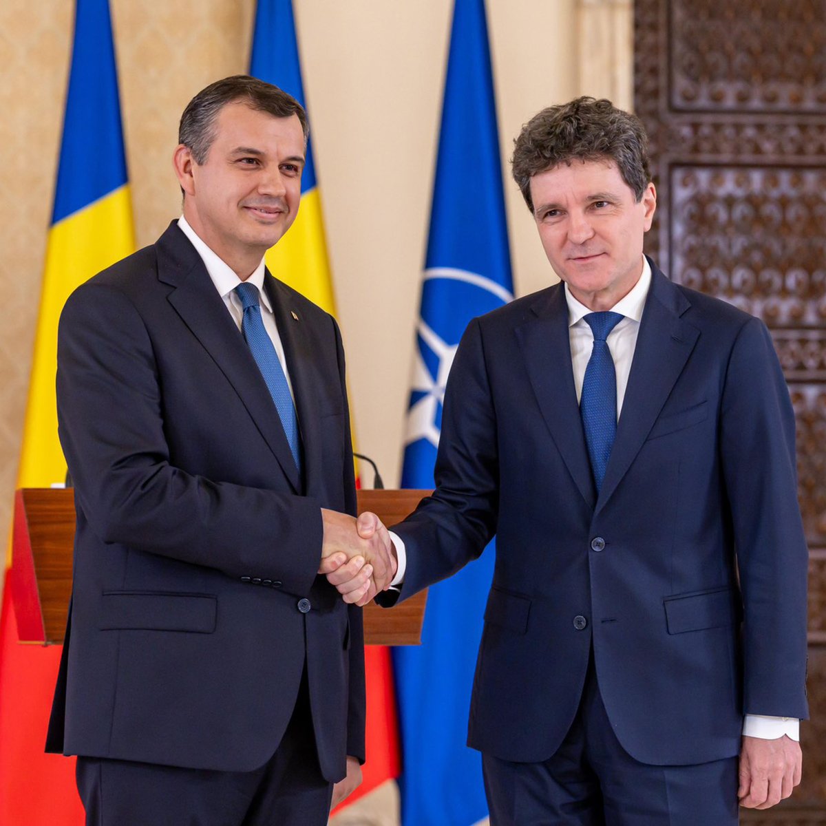 eudebates's tweet photo. Dan and Tomac shook hands — but Romania’s crisis is not over.
President @NicusorDanRO has nominated his own adviser, Eugen Tomac as Prime Minister-designate.
Supporters call it a bold technocratic solution to break the political deadlock and keep Romania on its European, NATO and pro-US path.
Critics ask whether the President’s own adviser can truly be independent — and whether a government without a strong parliamentary base can survive.
Tomac promises “a technical government, not a political one.”
Now he has 10 days to prove it in Parliament.

Stability — or a deeper political crisis?
🇷🇴🇪🇺 #Romania #NicusorDan #EugenTomac #EU #NATO #PoliticalCrisis #EuropeNews