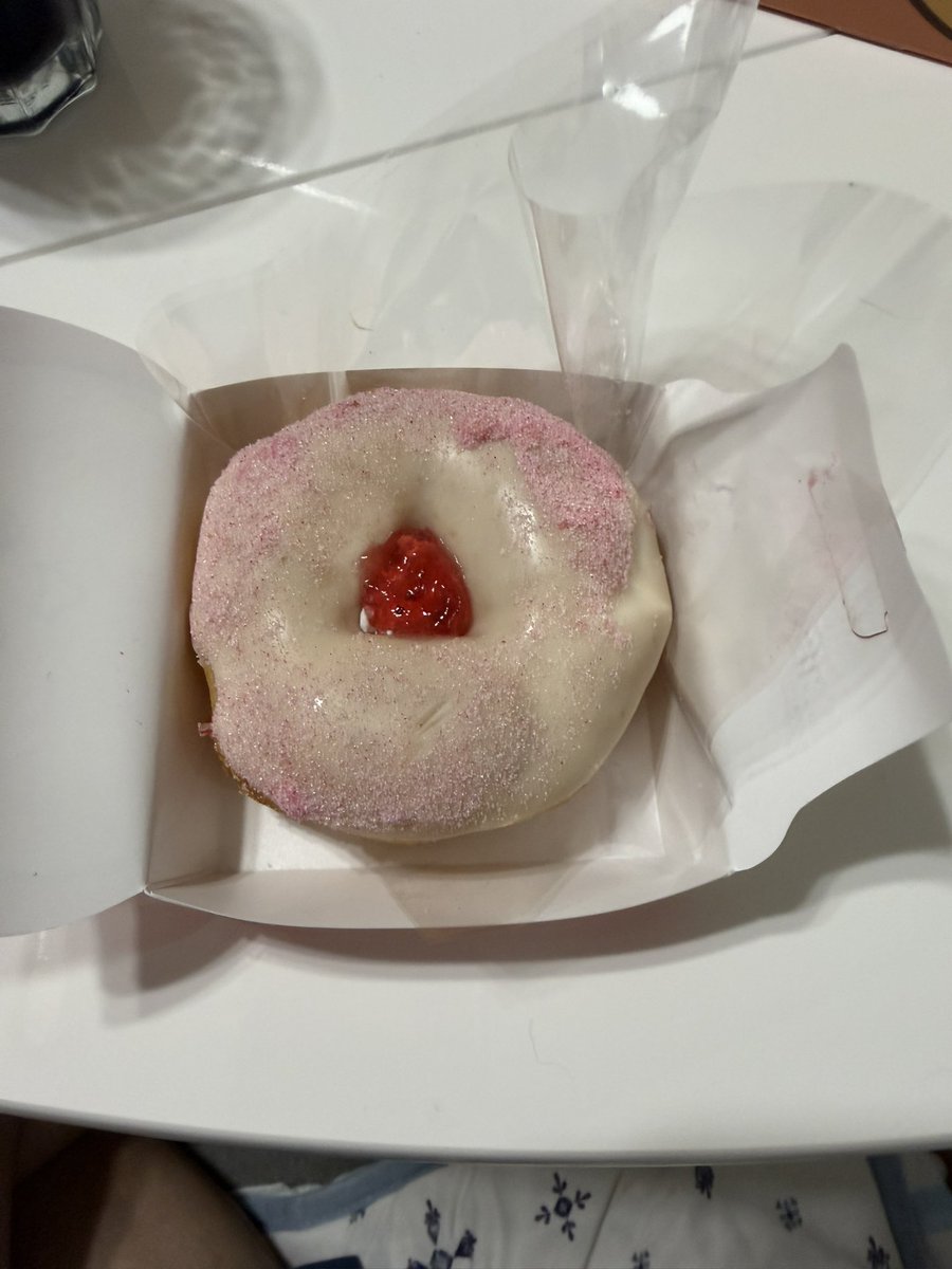 mza777's tweet photo. これ、食べた！美味しかった！

#もっちゅりん
#ミスタードーナツ
#予約して良かった https://t.co/oQL4lFEeVc