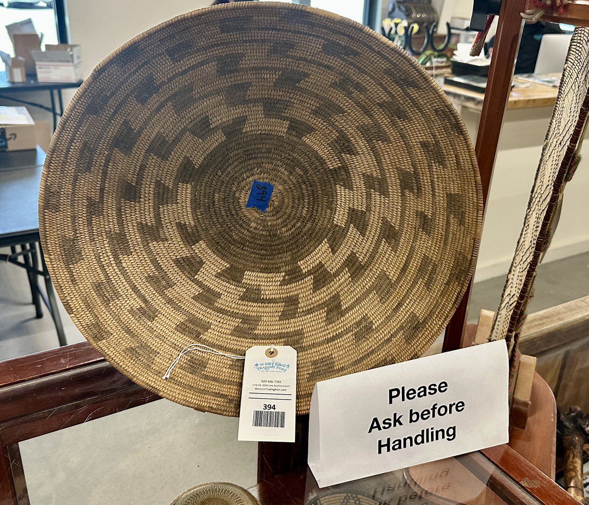 JimOlsonAZ's tweet photo. A few more items in our upcoming June 10 auction!
https://t.co/4rzVbimELK https://t.co/N5fB80IbTj