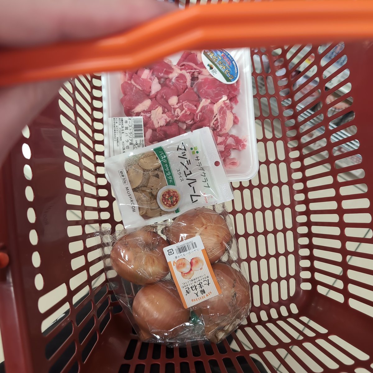 hetatoman's tweet photo. ハヤシの追加を要望されたので、買い出し（笑） https://t.co/RE6DGztcgQ