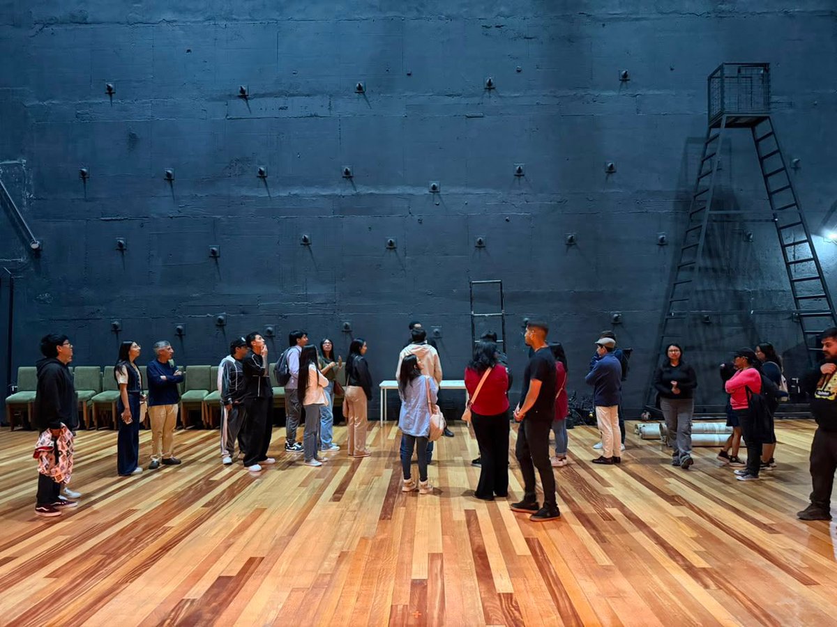 capitolquito's tweet photo. 🏛️✨ #EspaciosCulturales | Así se vivió la Visita Guiada #07 en el Teatro Capitol 🎭

Un recorrido por su historia, arquitectura y transformación, redescubriendo uno de los espacios culturales más emblemáticos de la ciudad ❤️

@culturaquito

#QuitoRenace #QuitoNoSeDetiene https://t.co/SDBqnnpUxg