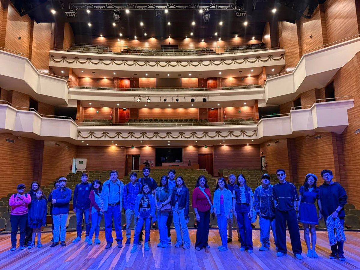 capitolquito's tweet photo. 🏛️✨ #EspaciosCulturales | Así se vivió la Visita Guiada #07 en el Teatro Capitol 🎭

Un recorrido por su historia, arquitectura y transformación, redescubriendo uno de los espacios culturales más emblemáticos de la ciudad ❤️

@culturaquito

#QuitoRenace #QuitoNoSeDetiene https://t.co/SDBqnnpUxg