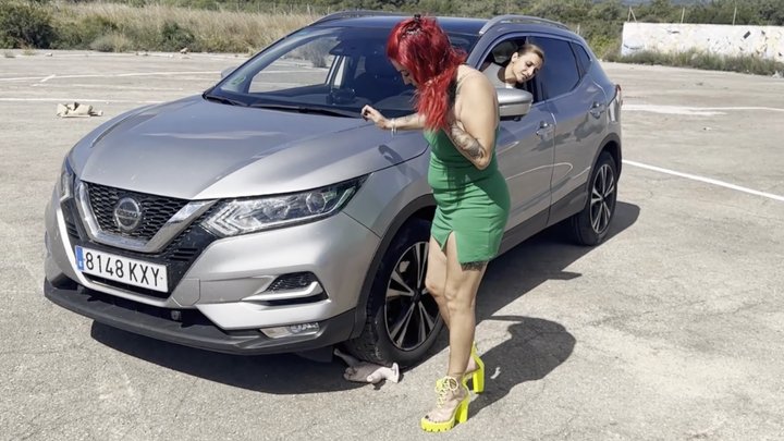 WLGStudio's tweet photo. I sold another #clip! RAW CHICKEN CAR CRUSH! Double Lady in SUV: Messy Tire &amp; Heel Destruction - CAM MANUAL https://t.co/ymGDNv9lBA https://t.co/7kThi5l0JO