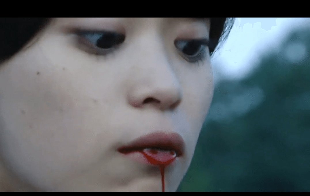 maybe6663's tweet photo. 映画「アバター」で悪役兼死体役を演じる坂田梨香子
#坂田梨香子
#アバター
#死体役
#やられ https://t.co/vGuiJH3DU9