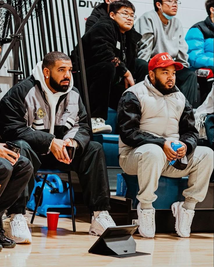bsidedrizzy's tweet photo. look at me and neeks, for instance https://t.co/tkrqZFnJ4E