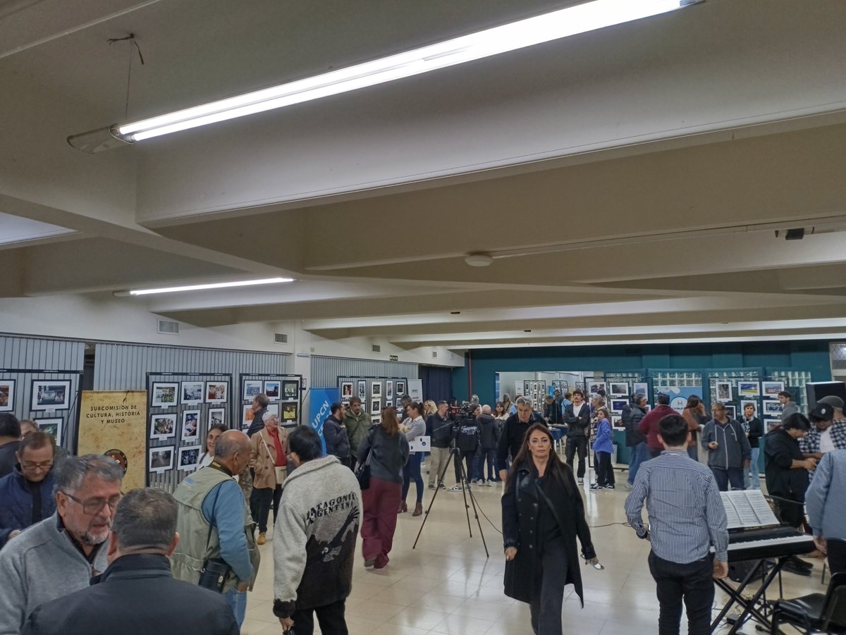 CulturaCAChJrs's tweet photo. 📸#CulturaChaca presente en Santa Fe

Tres obras #Chacarita formaron parte de la muestra itinerante "El Alma de los Clubes", organizada por #CulturaAFA.

🇾🇪 Orgullosos de representar la identidad, la memoria y la pasión funebrera recorriendo el país.

https://t.co/uwvY1XM3Yq https://t.co/Zknnd5bVqO