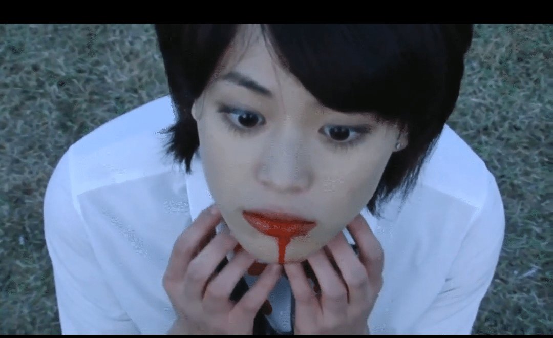 maybe6663's tweet photo. 映画「アバター」で悪役兼死体役を演じる坂田梨香子
#坂田梨香子
#アバター
#死体役
#やられ https://t.co/uKV1TPFGhY