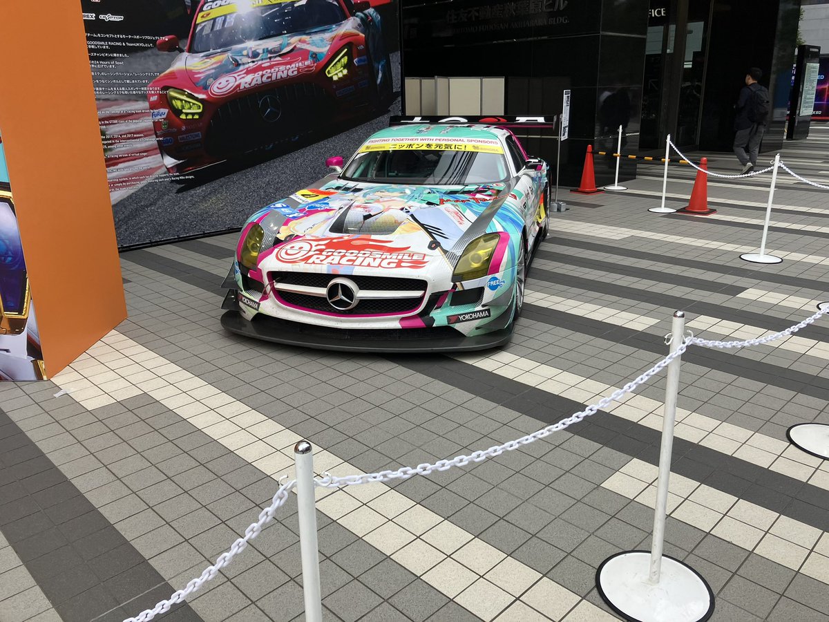 FantomDX's tweet photo. かっこいい車 https://t.co/K7Dp7W9tp3