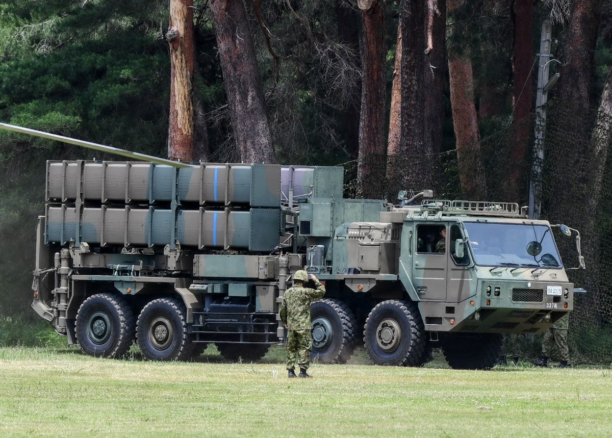 9Wva2QLQp5d6nEE's tweet photo. 【第2高射特科群第337高射中隊 中SAM（発射機車両）】
あぶくま型護衛艦に続きフィリピンに輸出される見通しです。
中国の航空機にとってかなり脅威でしょうね。😵‍💫 https://t.co/Leca5Xfqdp