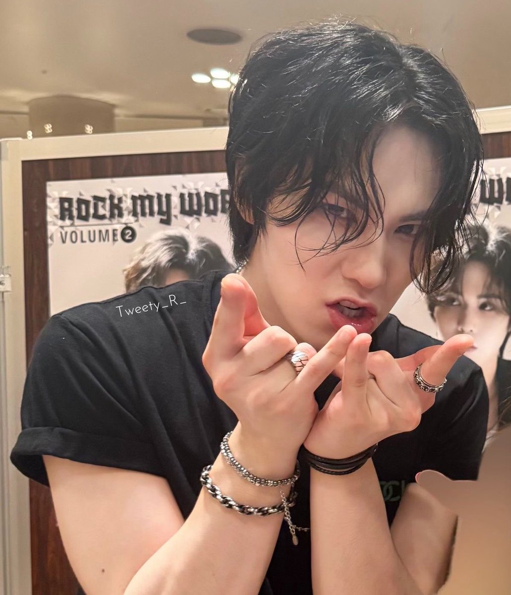 _eunmin6's tweet photo. Este guapo de aquí https://t.co/hk2GK3mupc