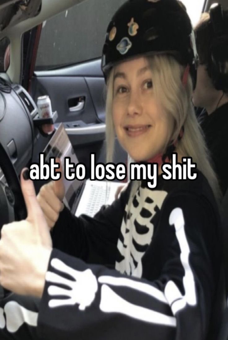 ghosteenn's tweet photo. LISTA PARA DAR EL TARJETAZO CUANDO DIGAS PHOEBEBERTHA NO TE OLVIDES DE TU GENTE LATINO https://t.co/BrWK7j9UZc