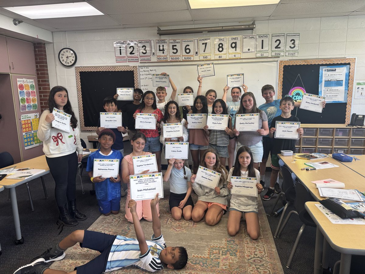 MsNordquist's tweet photo. Last day shenanigans! Have a great summer eagles! 🫶🏼 #IvyHillLeague https://t.co/tWLgR4dkHZ