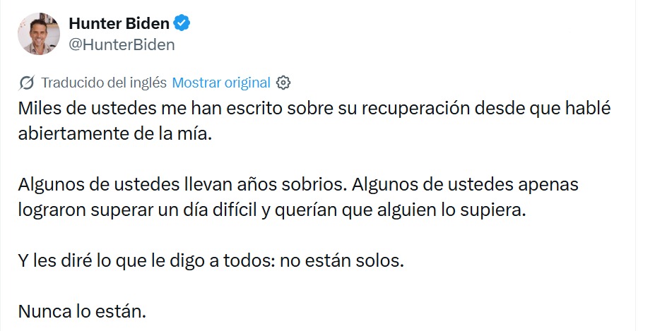 anapaugalde's tweet photo. Hunter Biden, hijo del expresidente de Estados Unidos Joe Biden, acaba de dar una clase quizá no intencionada sobre comunicación de crisis en redes sociales. Y creo que vale la pena analizarla. Después de años de escándalos, condenas y un indulto presidencial que dividió opiniones, reactivó su cuenta de X hace unas semanas. En lugar del silencio prudente, decidió responder, confrontar y, sobre todo, hablar como persona, no como figura pública.

Cuando un usuario lo acusó de ser dueño de la bolsa de cocaína hallada en la Casa Blanca en 2023, respondió: "Definitivamente no era mía. Nunca habría olvidado mis drogas." Días después remató: "Fumé crack. Nunca habría desperdiciado cocaína metiéndomela por la nariz."

Millones de visualizaciones. Indignación de unos, aplausos de otros. Pero nadie indiferente. La autenticidad incomoda, pero conecta. Una voz que asume sus contradicciones rompe el algoritmo y la conversación. Por otro lado, el humor autocrítico sigue siendo una de las herramientas más subestimadas para desactivar ataques. No justifica nada, pero cambia el terreno de juego.

Hunter reposicionó la narrativa en sus propios términos, defendiendo a su padre y, de paso, vendiendo sus pinturas.

¿Estrategia arriesgada? Sin duda. ¿Funciona para todas las marcas o personas? Definitivamente no. ¿Ustedes qué opinan, autenticidad o prudencia?
#Comunicacion #ComunicacionEstrategica #RedesSociales