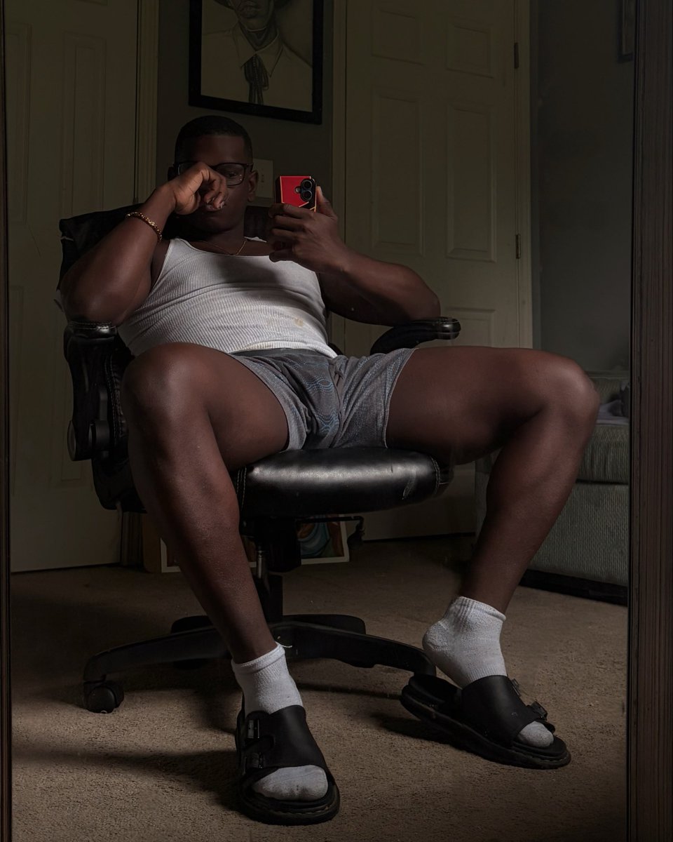 Shlut83's tweet photo. #meninbriefs #meninsocksandslides https://t.co/6r0mgFlvEx