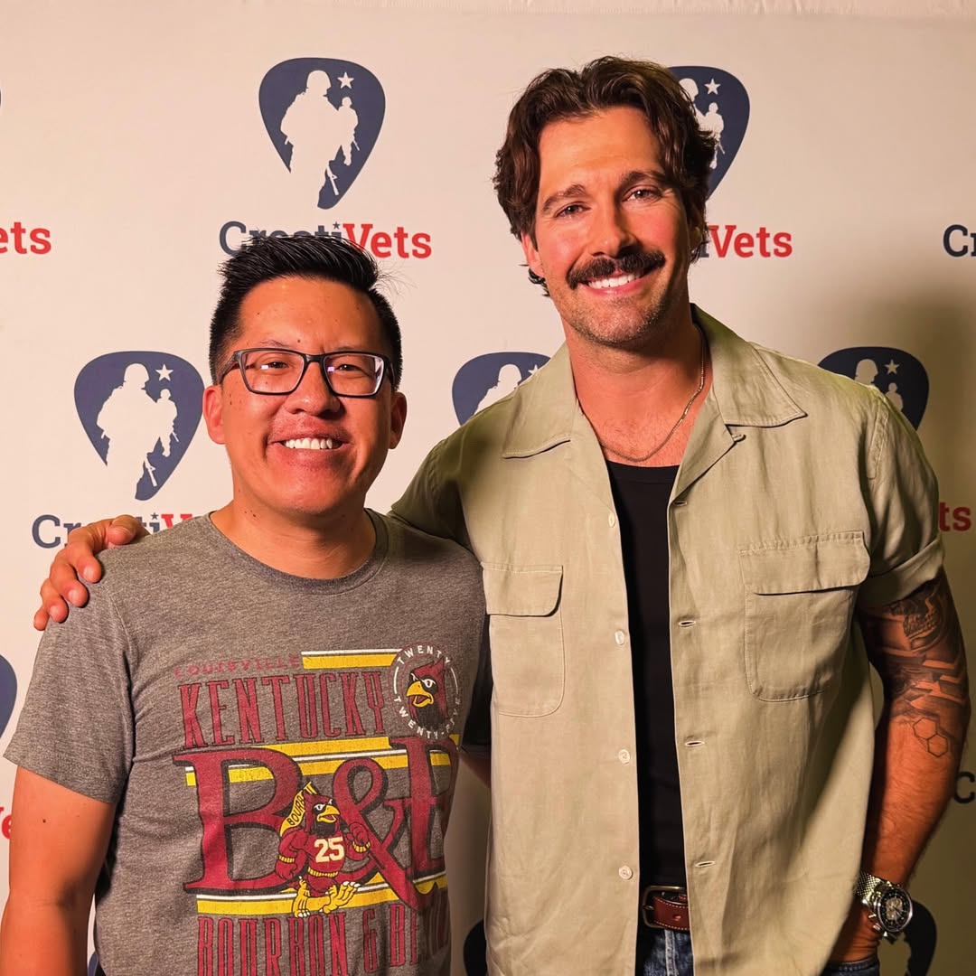 brmaslow's tweet photo. CMA Fest já está entregando tudo! (via Johnny Lau) 📷 https://t.co/sVnBSYfvi0