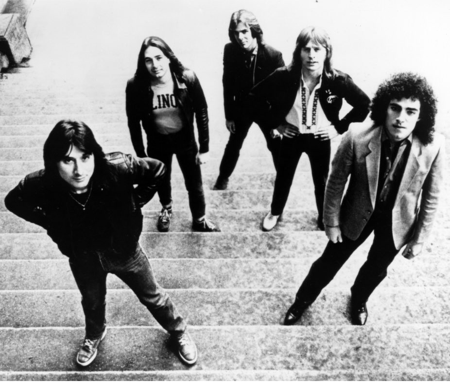 realOnlyHuman's tweet photo. @TheKaterPotater Don’t be surprised if 

JOURNEY with Steve Perry shows up as the surprise guest.  

Don’t Stop Believin’

I got a feeling ✨ https://t.co/UAplds73eF