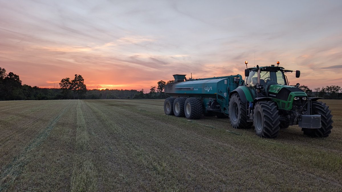 SHittersum's tweet photo. Beautiful evening to be on tank https://t.co/ya57UuUGG9