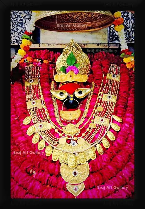 SatishR98081062's tweet photo. #विंध्यवासिनीधाम 
आदि शक्ति,जगत जननी, विशिष्टता को सृजन करने वाली, वृहत रूप धारण करने वाली, महान उदर से युक्त और व्यापक विग्रह वाली माता विन्ध्यवासिनी की मैं आराधना करता हूँ। मां सब पर कृपा बनी रहे।
🚩 जय मां विंध्यवासनी🚩🙏🙏
#GodMorningFriday
#WorldEnvironmentDay
#Peddi https://t.co/A0g2FacaCQ