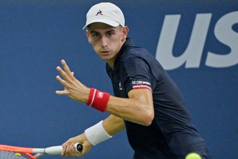 MultiPronos__'s tweet photo. 4ème prono tennis du jour 🎾 

#RolandGarros 🇫🇷

👉 Arnaldi - Cobolli : +3,5 sets
📊 1,47
💸4%  
⏰️~19h00 

Petit 🎁 pour tous ceux qui follow le compte aujourd'hui !

❤️/♻️ pour le soutien 
#TeamParieur https://t.co/lpA9bKEAwb