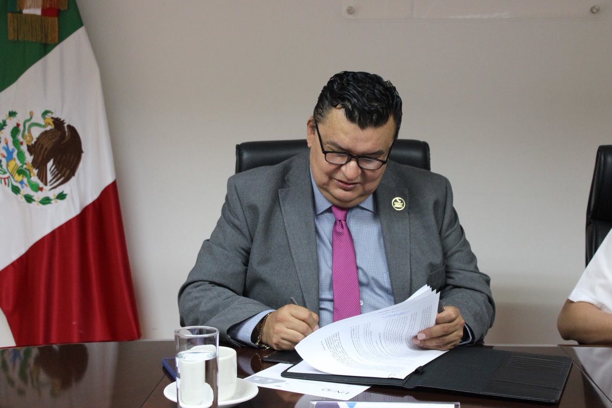 FECOVAL_AC's tweet photo. La Federación de Colegios de Valuadores, A.C. (FECOVAL) y la Universidad Aeronáutica en Querétaro (UNAQ) @UNAQmx formalizaron la firma de un convenio de colaboración que establece las bases para el desarrollo del Diplomado en Valuación de Maquinaria y Equipo. https://t.co/yzww9i95pL