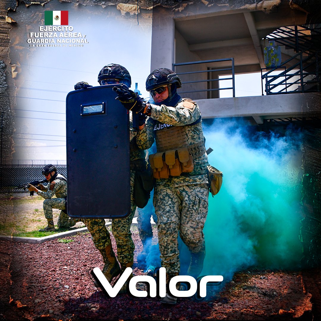 Defensamx1's tweet photo. ¡Valor!

Es el ánimo que rige al soldado mexicano en todos los actos de servicio; el valor militar permite resolver y afrontar con éxito cualquier riesgo.

Los valores militares son conceptos que describen el comportamiento generador del bien común y de su desempeño.

#EjércitoMexicano#FuerzaAéreaMx #GuardiaNacional