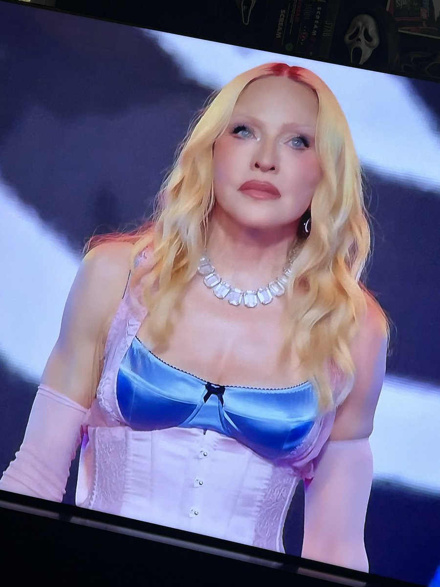 nathanbohatch's tweet photo. She moved to New York with 35 dollars in her pocket and a dream. Over 40 years later, she's playing a show in a packed Times Square with her face on every single billboard. I teared up when she took this moment and looked out at the crowd.
There will never be another @madonna. 💜 https://t.co/FH1WakWFH2