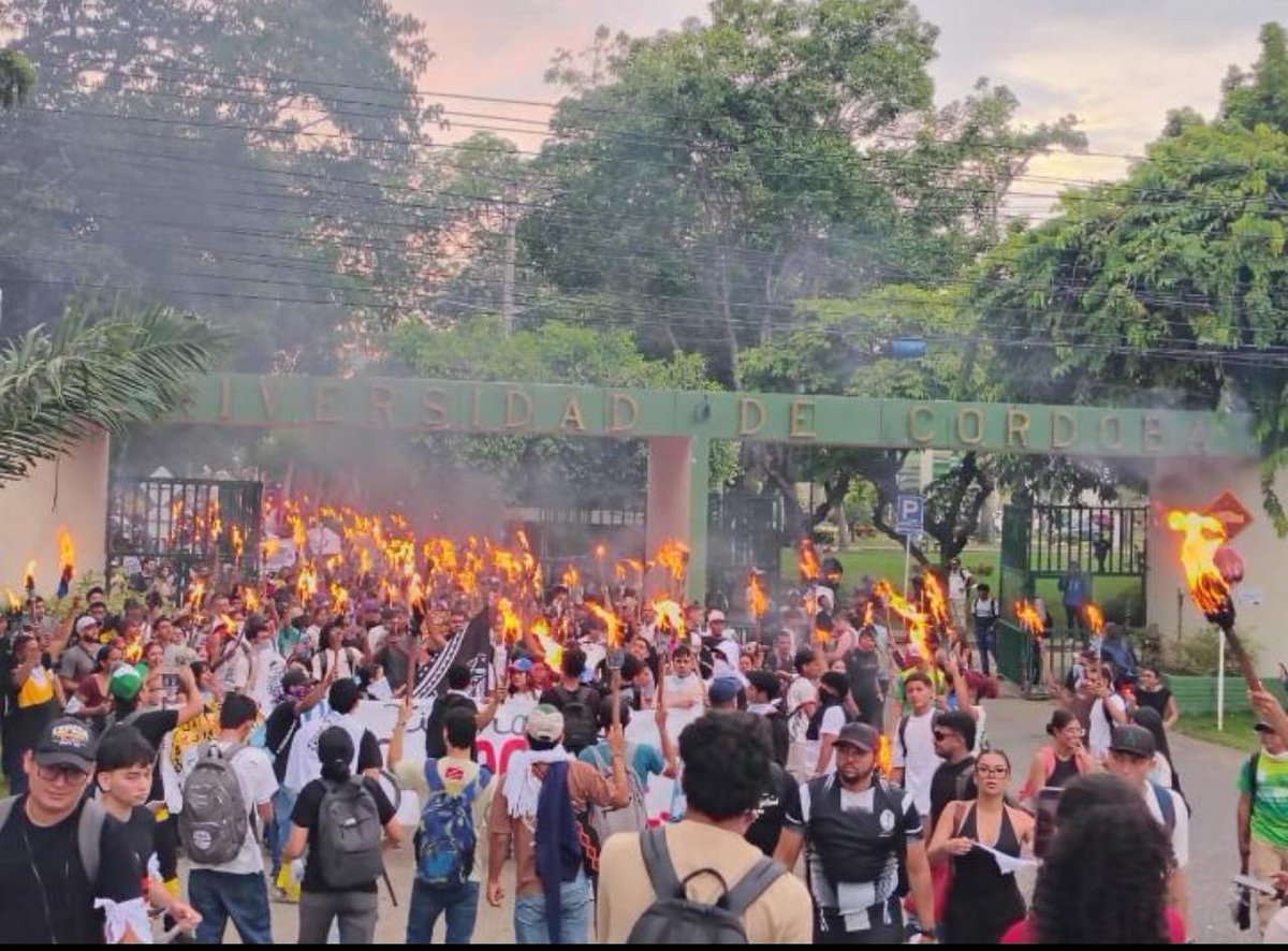 aguitaderuda's tweet photo. Siempre orgullosa de mi Unicordoba digna y combativa. Siempre del lado correcto de la historia💚
#melajuegoporlavida #cepedapresidente https://t.co/31lmVx78cQ