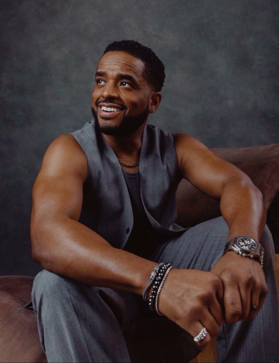 LarenzTate's tweet photo. When you feel good, you attract more good. 
Ya Dig! 🩶 https://t.co/eb63NfaWwa