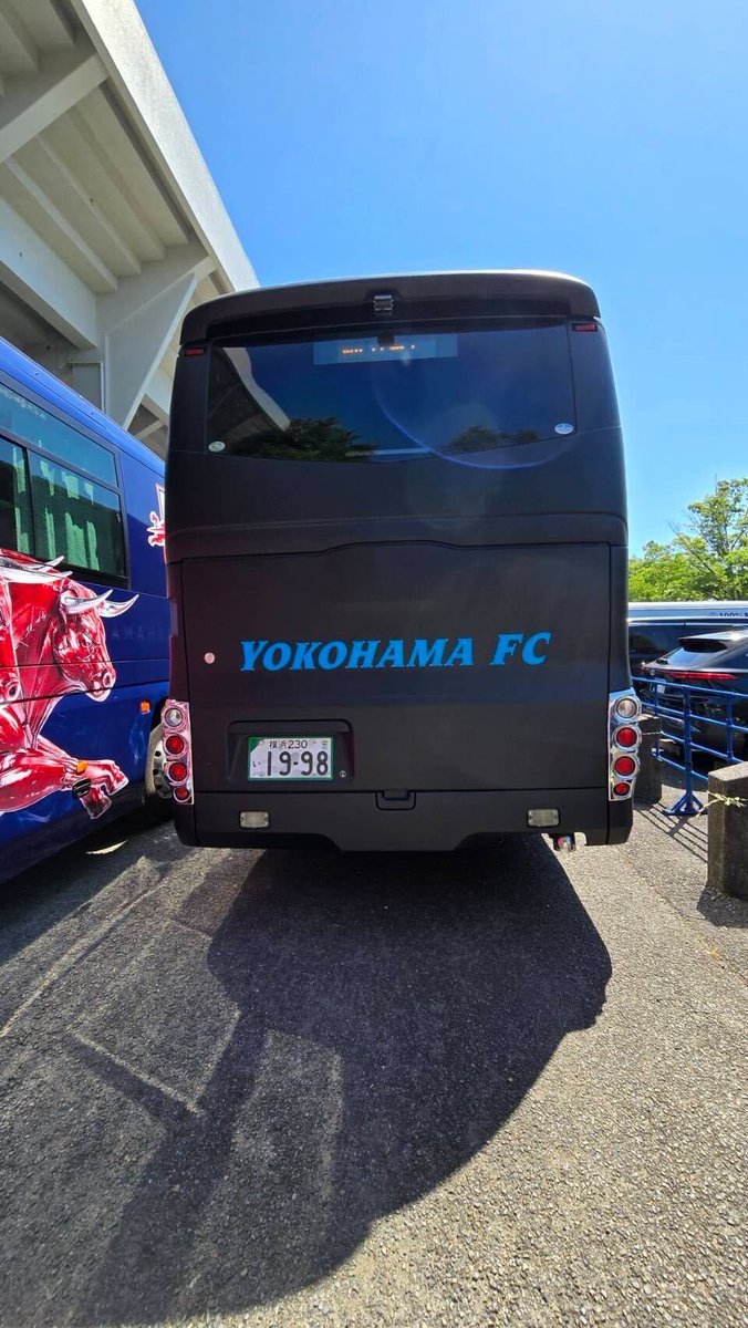 specialoneinc's tweet photo. ⚽スペシャルワンシート⚽

先日のスペシャルワンシートには、篠原つばめSCの皆さまをご招待させていただきました‼️

今回のご招待は、ワンダフル事業部のスタッフが小学生の頃に所属し、一番印象に残っているサッカークラブだったことがきっかけです。そんな思いからInstagramでメッセージを送らせていただき、実現することができました✨

当日はたくさんの子どもたちや保護者の皆さまにご来場いただき、大きな声で熱い応援をしてくださいました📣🔥

ご来場いただいた皆さま、本当にありがとうございました！

スペシャルワン株式会社ワンダフル事業部は、これからも横浜FCを盛り上げるため、そして地域の皆さまにスポーツ観戦の楽しさを届けるために、地域の団体やクラブの皆さまをご招待してまいります⚽✨

篠原つばめSCのInstagramはこちらです。
https://t.co/jQfKUxeFIF