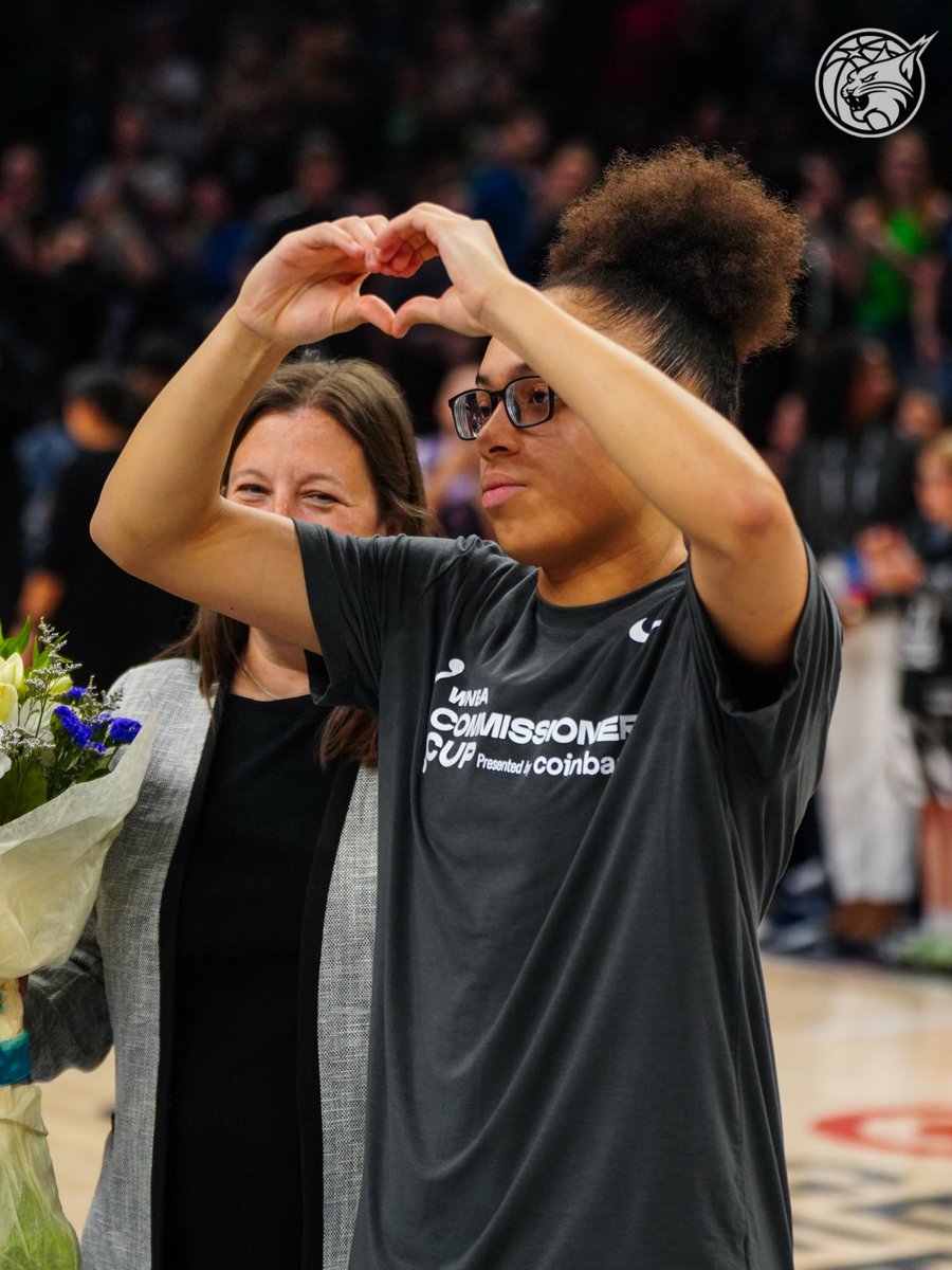 minnesotalynx's tweet photo. OLIVIA MILES. ROTM. 💐 https://t.co/7qHFfw97ni