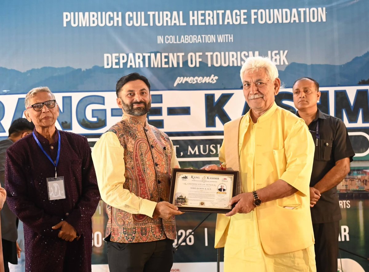 DailyWattan's tweet photo. Hon’ble LG Shri Manoj Sinha attended the Rang-e-Kashmir Cultural Festival in Srinagar, celebrating J&amp;K’s priceless handlooms and handicrafts. This vibrant event showcases the region’s rich artistic legacy and connects artisans with admirers from across the country. #RangEKashmir https://t.co/nrTp4ICz62