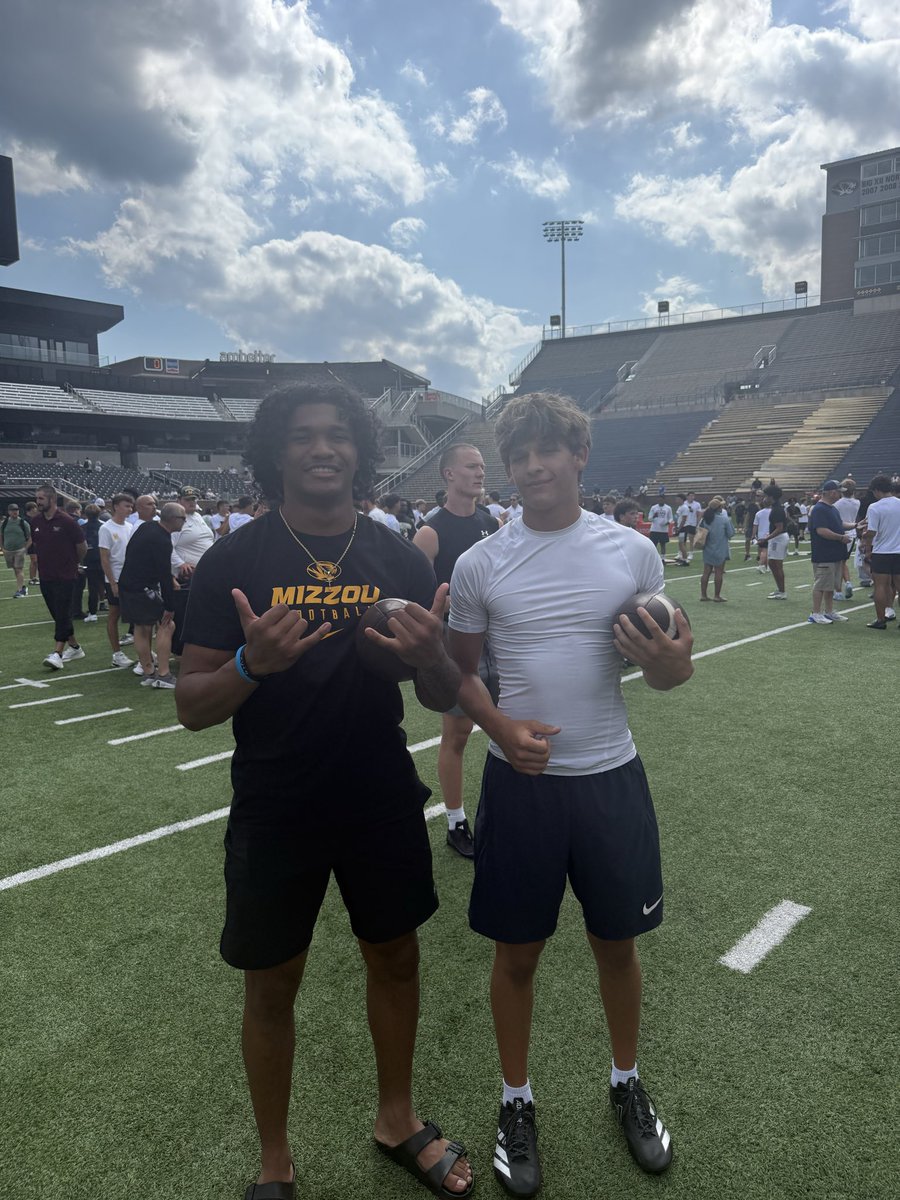 LoganEscobedo9's tweet photo. Really enjoyed my camp visit to @MizzouFootball today. Thank you for the great hospitality conversations, and tour @CoachGRiley @CoachAAtkins @CoachBBognar @ChipLindsey11 @MattFrench23 @CoachDrinkwitz 

@PrepRedzoneFL @LawrenceBl83397 @coachadk @BozemanQBs https://t.co/1uPcUSthUy