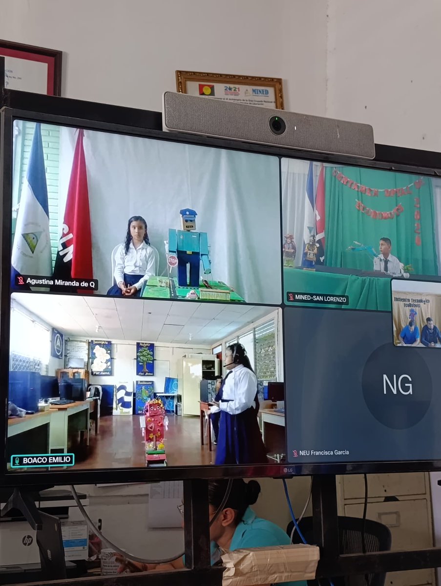 SecretariaCMB's tweet photo. 🤖🌱 De manera virtual se realizó el Certamen Departamental #Ecorobots con la participación de estudiantes de 4.º y 5.º grado de Camoapa, Santa Lucía, Boaco y San Lorenzo. 💻 Presentaron proyectos que integran robótica e innovación para el cuidado del medio ambiente.  #Nicaragua https://t.co/ECn6jW2gVA