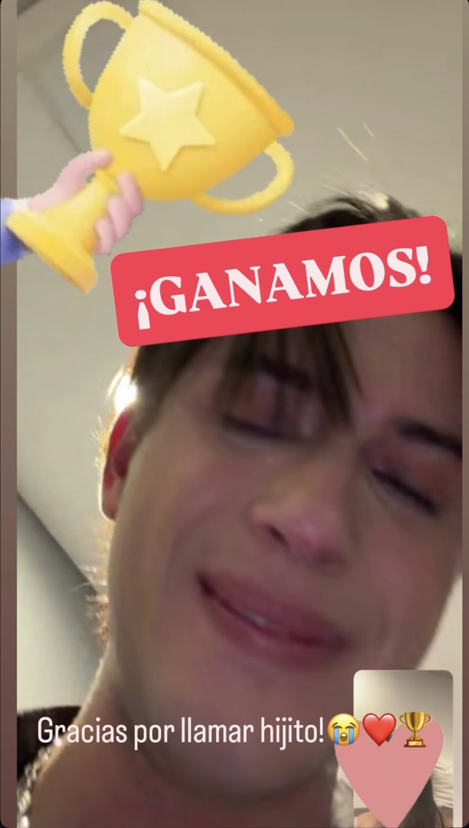 stbvsite's tweet photo. Ale hizo una videollamada con su mamá luego de haber recibido el premio 😭❤️ https://t.co/Em4ROzjQFn