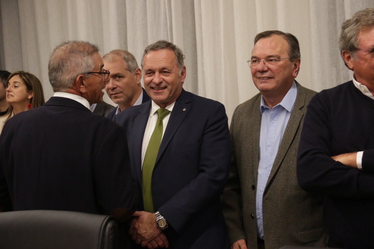 PNACIONAL's tweet photo. El Congreso de Intendentes inauguró su primera sede propia, ubicada en una histórica casona del Prado, consolidando un nuevo espacio de encuentro y trabajo para los gobiernos departamentales de todo el país.

El edificio fue cedido en comodato por 30 años por el Ministerio de Defensa Nacional en 2022.

La actividad contó con la presencia del presidente del Partido Nacional, Álvaro Delgado, acompañando al presidente del Congreso de Intendentes, Nicolás Olivera, y a representantes departamentales.