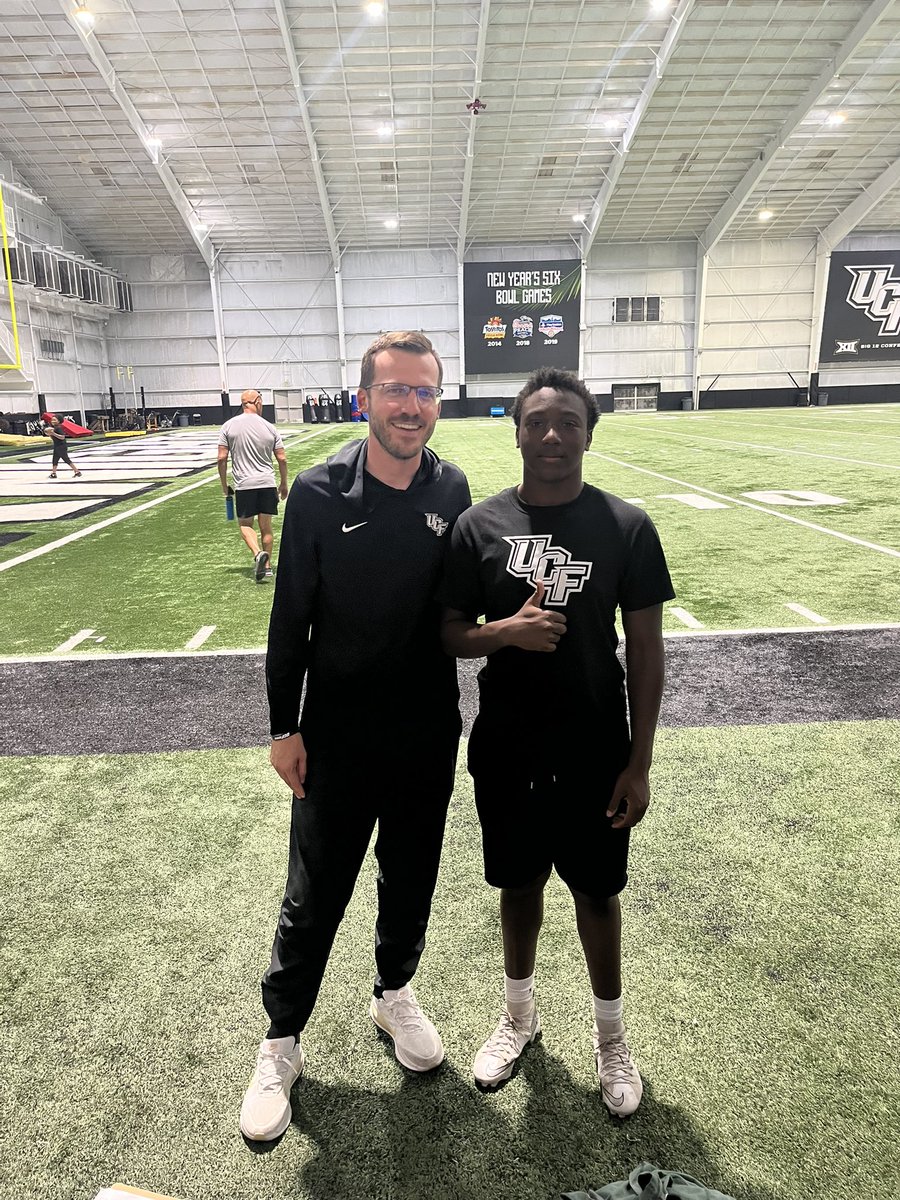 BrandonSmi51000's tweet photo. I had a great experience at the ucf camp today and learned many things from the amazing coaches. That helped me become a better linebacker.

Thanks coaches
@CoachBecktonJr  @CoachDOnofrio 
@Callaghan_UCF https://t.co/zMURUOilV0
