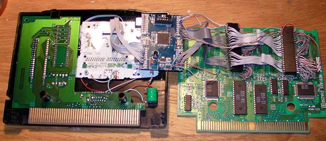 furrtek's tweet photo. With @ModernVintageG's video about Doom on the NeoGeo, I think it's a good time to share an old and very silly project related to putting gory stuff in a cartridge and using the console as a video pass-through:
https://t.co/7zbmk4EHU6
In 🇫🇷 but any autotranslate works well enough https://t.co/Qe9KMohxOk