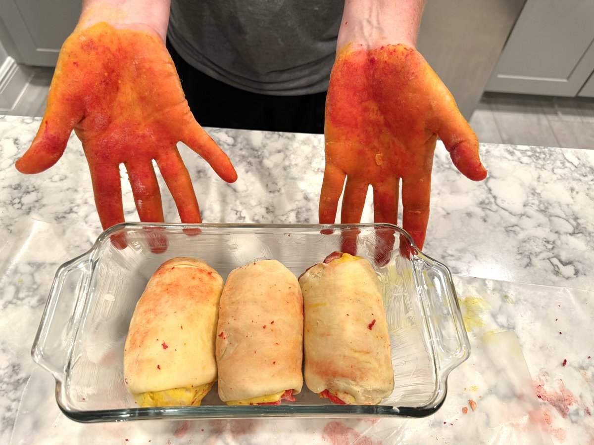 ErinnFL's tweet photo. I’m on the final step of my sunset Shokupan (Japanese milk bread)!

Watching tonight’s sunset inspired the colors of the dough. Reds, oranges, and golds swirling together for strawberry sandos tomorrow. https://t.co/jGGKoXnVq3