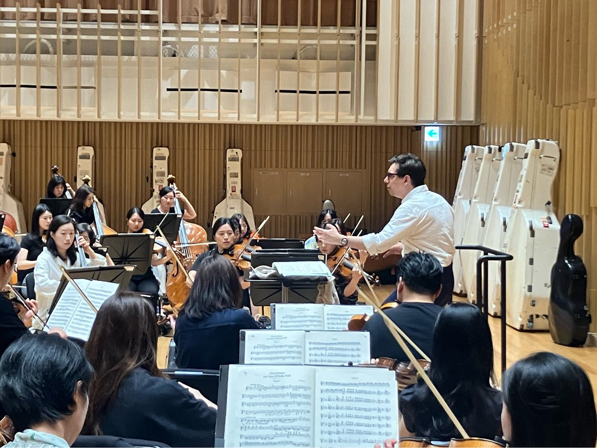 bucheonphil's tweet photo. 강원도 평창의 계촌마을에서 열리는 국내 대표 야외 클래식 축제인 <계촌 클래식 음악축제>에서 6/6 오후 7시에 부천필하모닉오케스트라가 연주합니다.

지역과 예술이 만나는 무대로, 오래 남는 여운을 전하는 계촌 클래식 음악축제에서 펼쳐질 부천필의 공연에 많은 관심과 응원 부탁드립니다:) https://t.co/j5np9tKjpL