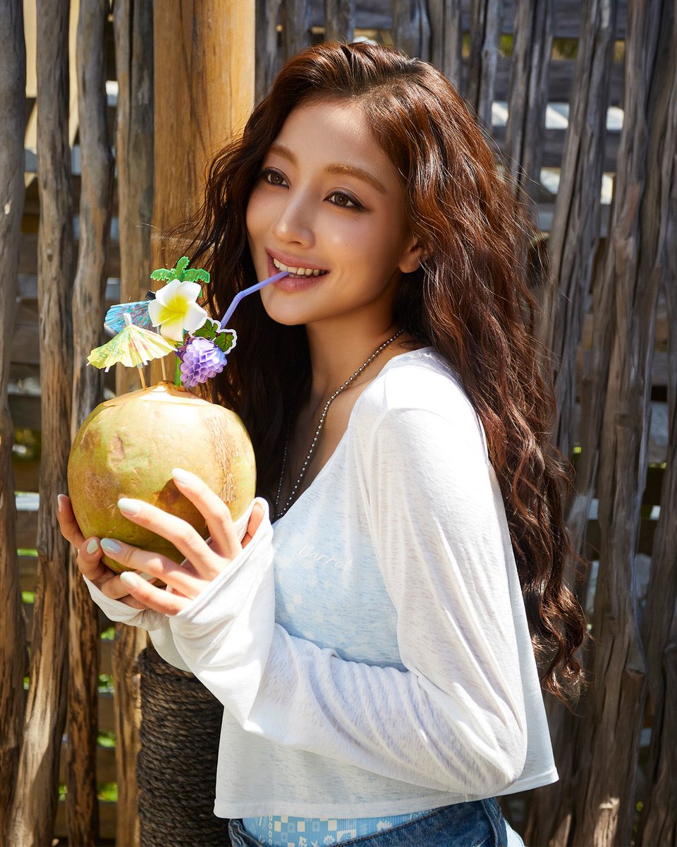 JihyoUnion's tweet photo. JIHYO x BARREL 

" Summer Your Way — 2026 BARREL Girl Jihyo "

#지효 #JIHYO #ジヒョ https://t.co/WlC0VY9NQ1