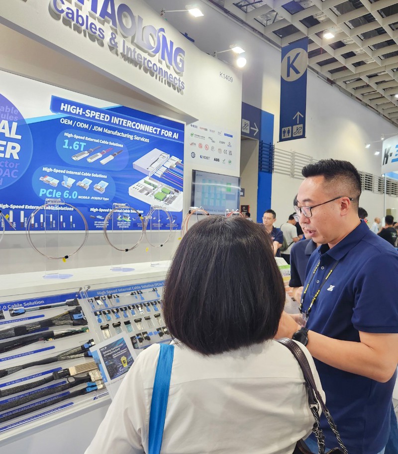 ZhaolongHL1993's tweet photo. Join #ZhaolongInterconnect at #COMPUTEX2026 (June 2-5, #Taipei, Booth K1409)! We're testing #1600G #ACC. #Chinesemanufacturer
#CopperCabling #FiberOptics #PCIe #MCIO #DAC #800G #1600G #Taiwan #AIserver #server #computing #integratedcabling #manufacturer https://t.co/ZpfBUH546I