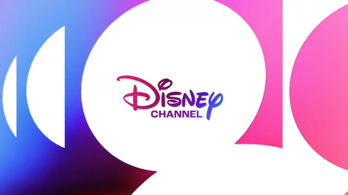 DisneyBeat101's tweet photo. TONIGHT on Disney Channel

5:00pm - Sonny with a Chance (MARATHON)
8:00pm - Toy Story 2
9:40pm - Princess Protection Program
11:25pm - Sonny with a Chance https://t.co/VWG7c6LoN9