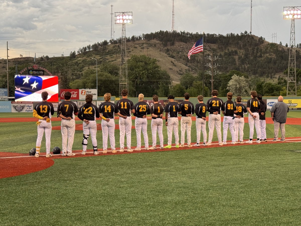 erjacobson_3's tweet photo. 11-2 win for the @RMOysters against Dickinson in the first game of today’s double header. 

Played Rapid City’s Post 22 in the second game tonight, it was a beautiful night for baseball. https://t.co/HknO9UsQyb