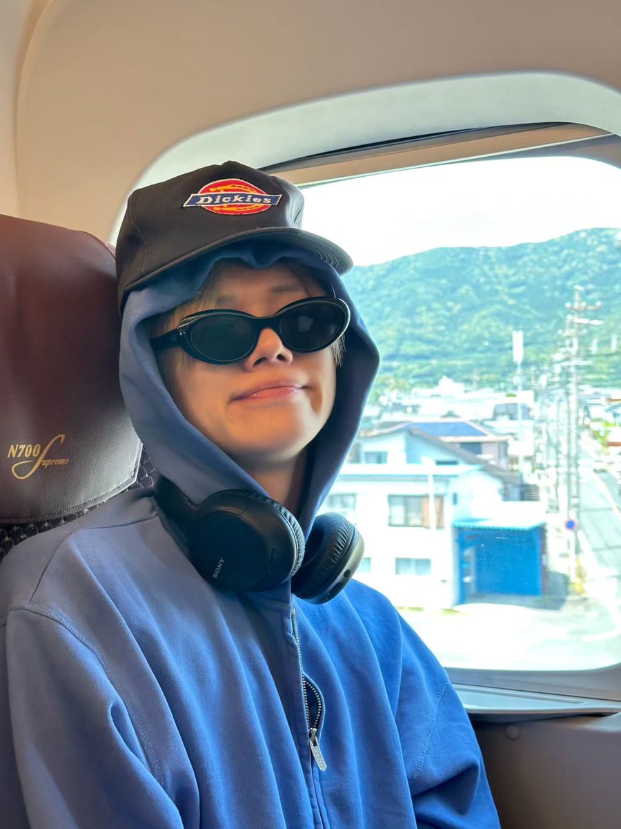 SIMOA0930's tweet photo. 流れてきた推しの写真を反射的に保存したけど、フォルダ見返したらこの並びになってて振り幅

#YEONJUN https://t.co/VxOEaT9kEu