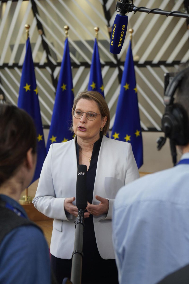 germanyintheeu's tweet photo. #Servicepost: ⏰ Coming up at +/- 09:45.
🇩🇪 Federal Minister of Justice and Consumer Protection, Stefanie Hubig @bmjv_bund.de will give a statement at today’s 🇪🇺 Justice and Home Affairs Council #JHA (Justice) in Luxembourg.
Watch the statement live: https://t.co/cGn7yErALO https://t.co/48nUux1weo