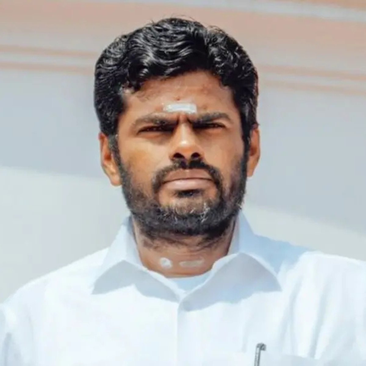 dibakardutta_'s tweet photo. If there is one politician whom I want to see succeed, then it has to be K Annamalai

This educated, highly accomplished man deserves the chance to make it big in politics.

He is articulate, has a clear vision, and his unapolegtic about his ideology.

Annamalai doesn't shy away from wearing his ethnic and religious identity on his sleeves either.

What makes him unique is his clear departure from cheap linguistic politics and regionalism.

If people of Tamil Nadu can accept a 12th pass actor as their CM, then this man should also get the much-deserved recognition and popular support in due course of time.

Today, he took a bold step by resigning from the BJP. 

I hope @annamalai_k  reaches greater heights in his political journey in the coming days.

#Annamalai