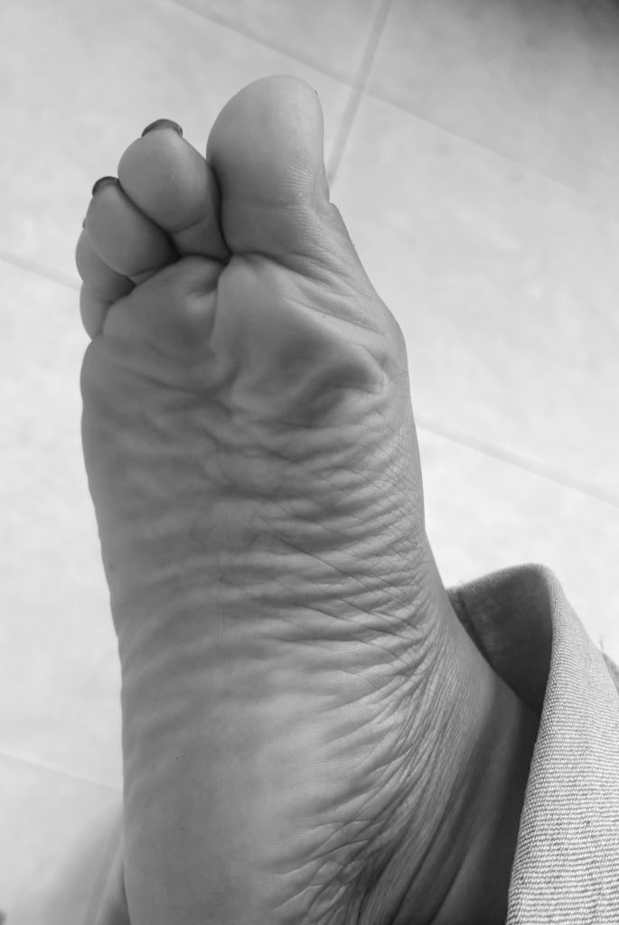 PiggysTen's tweet photo. custom feet pics and videos. 👣😋You don’t want to miss out on this💦Pretty feet, pretty toes, sexy soles. Serious inquires only.  

findom paypig finsub whalesub brat humanatm walletdrain #wrinklesoles  #feetfetısh #feetworshi̇p https://t.co/f5uRQzh0it