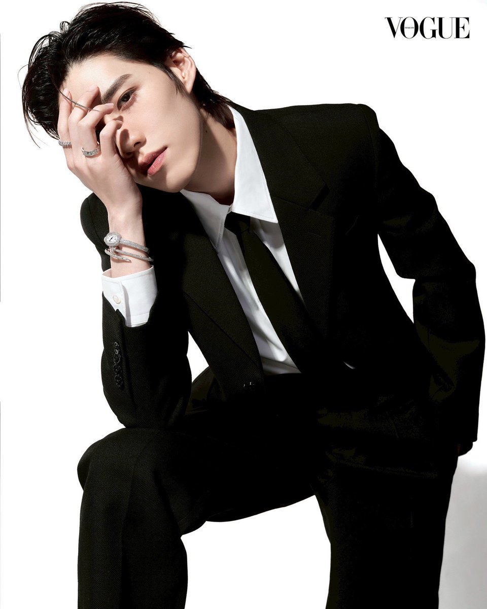 puzzless_x's tweet photo. หล่อกว่าชายแท้ทุกตัวที่กุเคยเจอมา https://t.co/j8RNyO5hz7