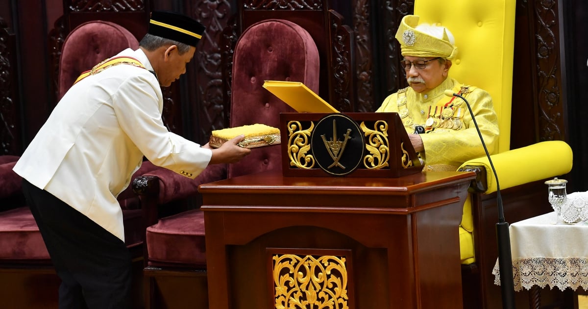 NST_Online's tweet photo. #NSTnation  Prime Minister Datuk Seri Anwar Ibrahim said Tuanku Muhriz Tuanku Munawir remains the recognised Yang di-Pertuan Besar of Negri Sembilan.

https://t.co/pqhxbNQcDK https://t.co/wtjSu85qay